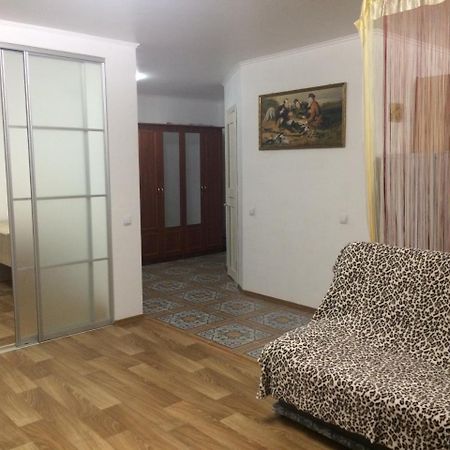 Studio Apartment In Center Poltawa Exterior foto